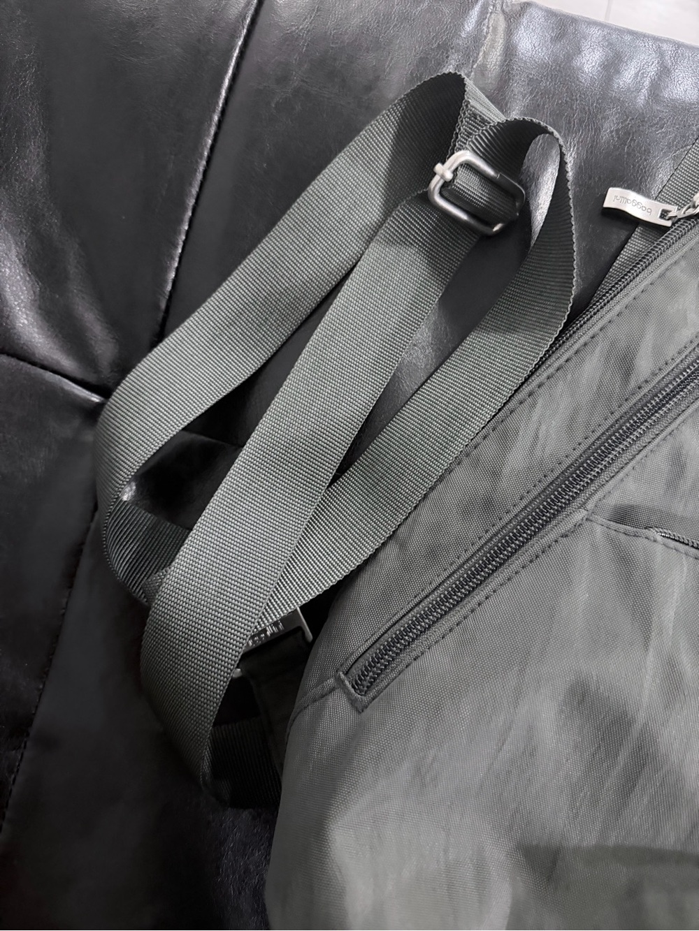Baggallini Gray Sling Crossbody Belt Bag - Picture 3 of 6